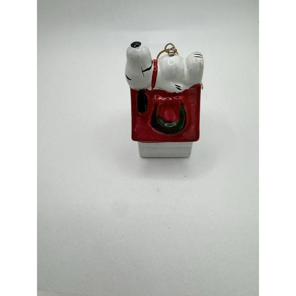 1966 Snoopy Ornament - Snoopy In Doghouse - Peanuts